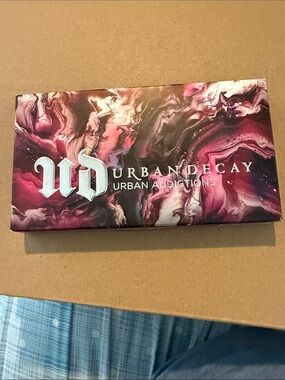 Urban Decay Eyeshadow Palette - Pink Marble Design